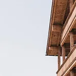 Vaya Aparthotel 4*