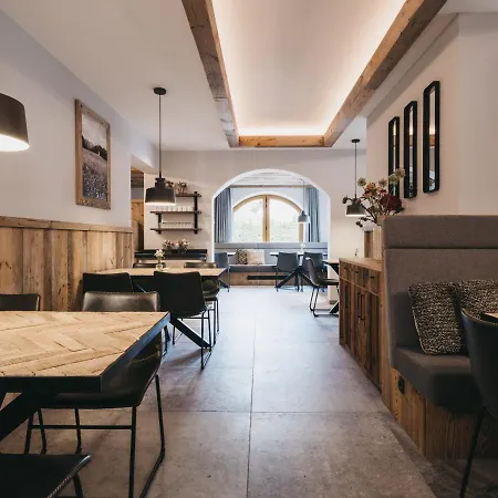 Vaya Aparthotel 4*